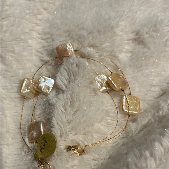 Handmade natural Gold Pearl Bracelet - Picture 2 of 5